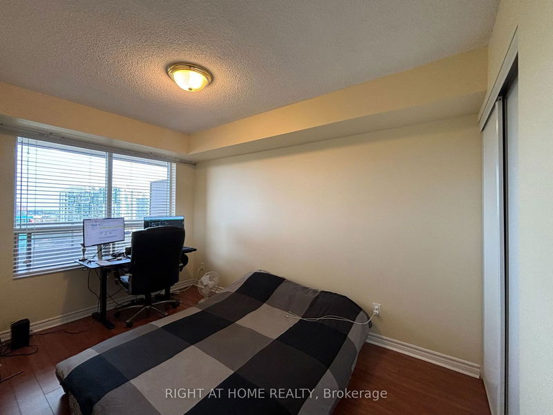  1526 - 25 Kingsbridge Garden Circ  Mississauga, L5R 4B1 | Image 13