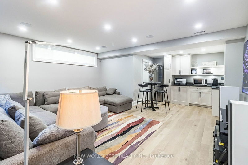 58 Comay Rd  Toronto, M6M 2L1 | Image 32