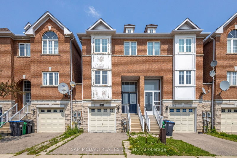 5727 Retreat St  Mississauga, L5R 0B5 | Image 1