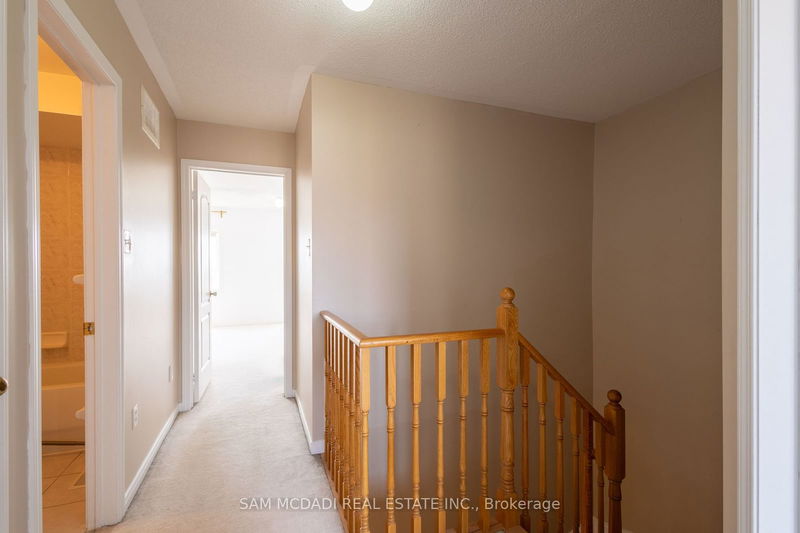 5727 Retreat St  Mississauga, L5R 0B5 | Image 14