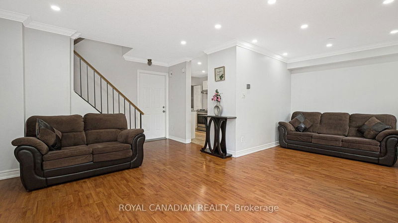 18 Wabash Crt  Brampton, L6Z 1G8 | Image 6