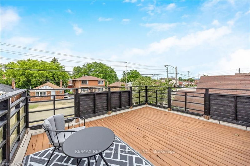 323 Kipling Ave  Toronto, M8V 3K6 | Image 25