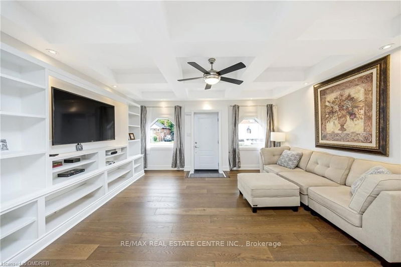 323 Kipling Ave  Toronto, M8V 3K6 | Image 4