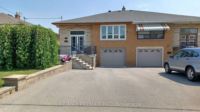 37 Charrington Cres, Toronto, Ontario (MLS W9268505)