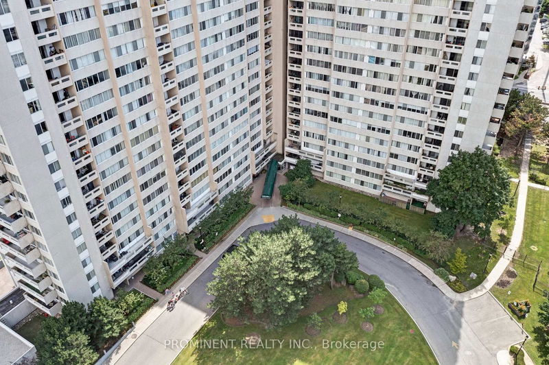 home for sale on 1203-3590 Kaneff Crescent