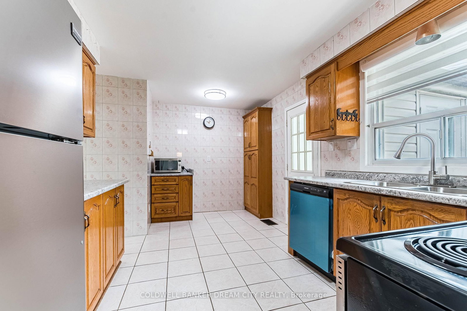 Listing Image 16