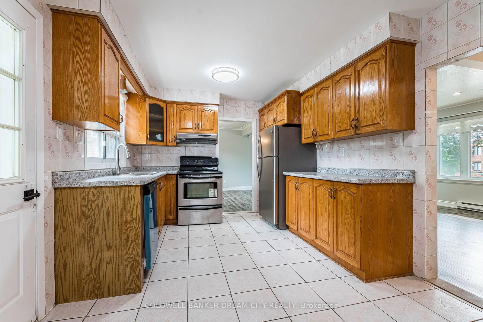 Listing Image 17