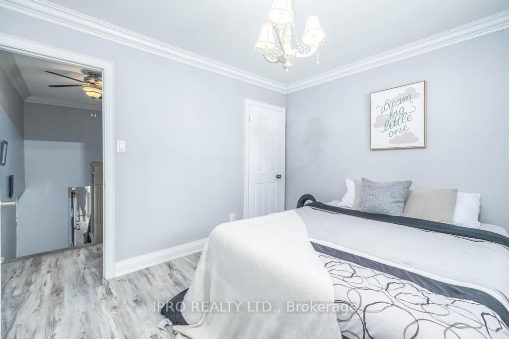 Listing Image 28