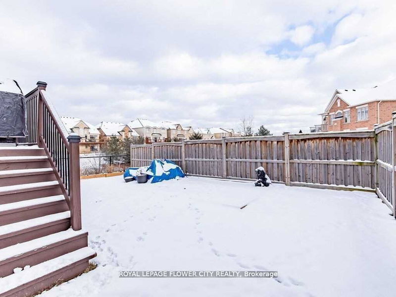 39 Bear Run Rd  Brampton, L6X 1Y9 | Image 12