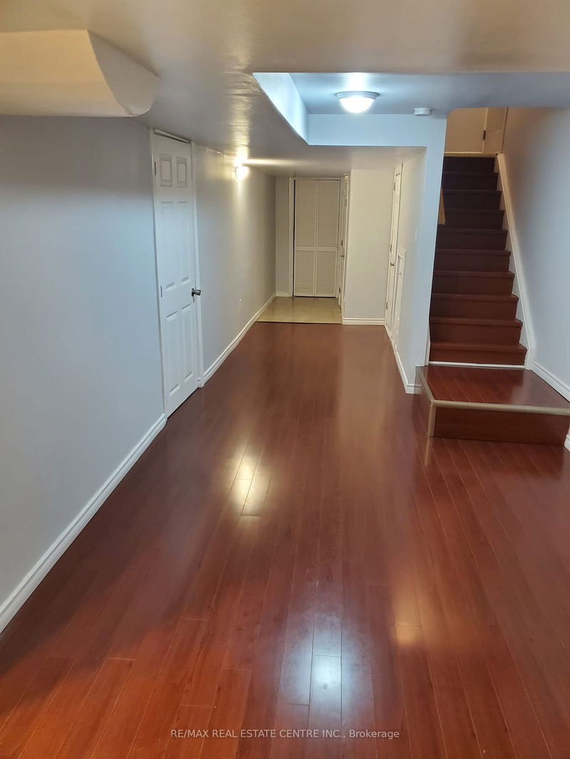 home for lease on 42 Ridgemore Crescent