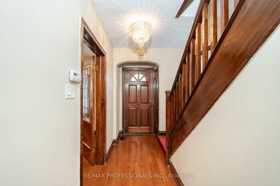 111 Keele Street — photo 6