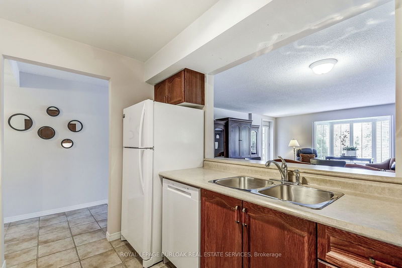  B403 - 216 Plains Rd W Burlington, L7T 4K8 | Image 10