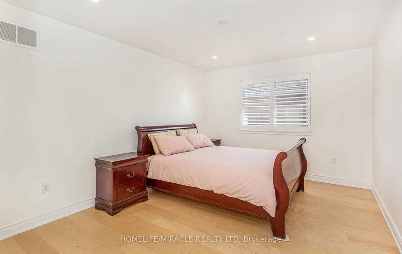 1 Pali Dr  Brampton, L6P 1G3 | Image 27