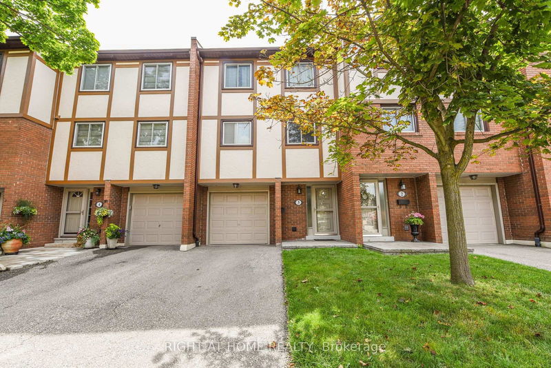 home for lease on 3-1764 Rathburn Road E