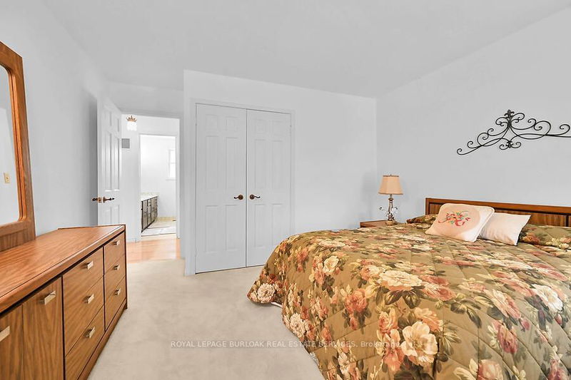 1929 Fieldgate Dr  Burlington, L7P 3H4 | Image 23