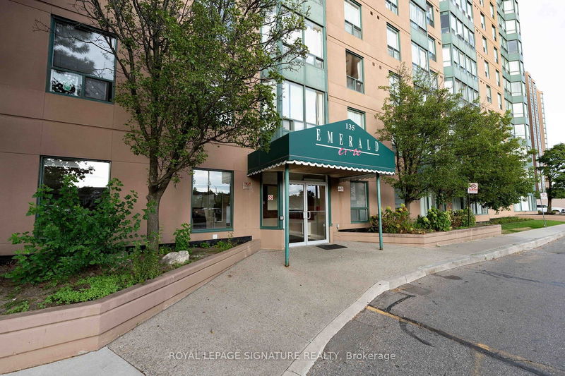  215 - 135 Hillcrest Ave  Mississauga, L5B 4B1 | Image 2