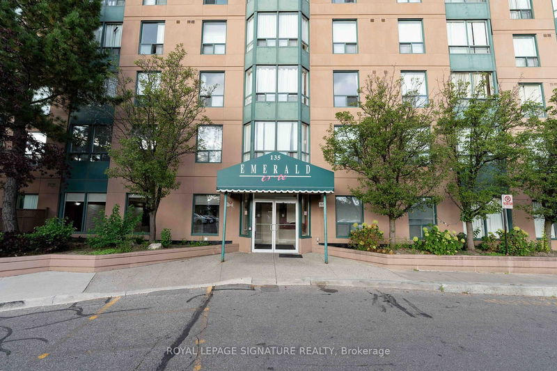  215 - 135 Hillcrest Ave  Mississauga, L5B 4B1 | Image 3