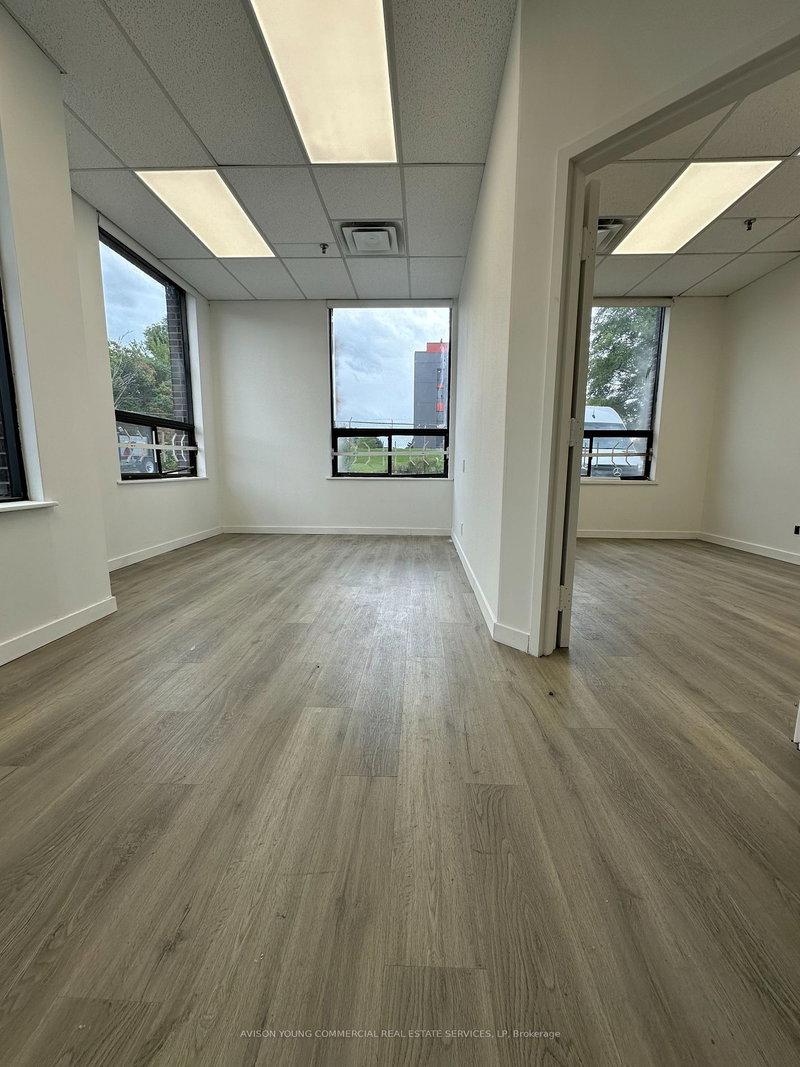 876 Magnetic Dr, Toronto, M3J 2C4 | Image 2