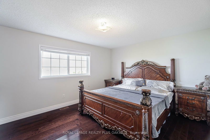 3541 Jorie Cres  Mississauga, L5M 7G5 | Image 22