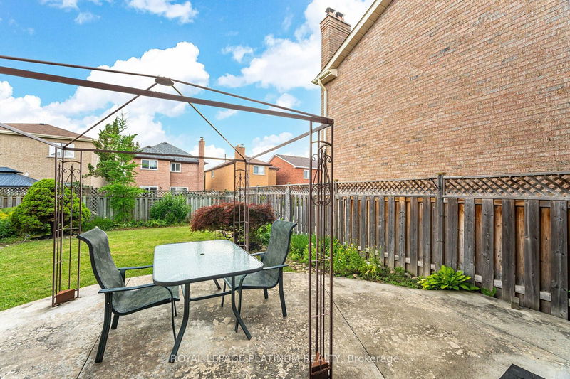 28 Kentucky Dr  Brampton, L6Y 4G2 | Image 36