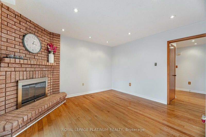 28 Kentucky Dr  Brampton, L6Y 4G2 | Image 6