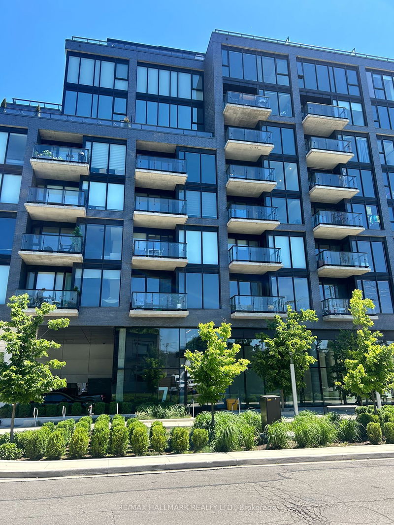 home for lease on 501-7 Smith Crescent