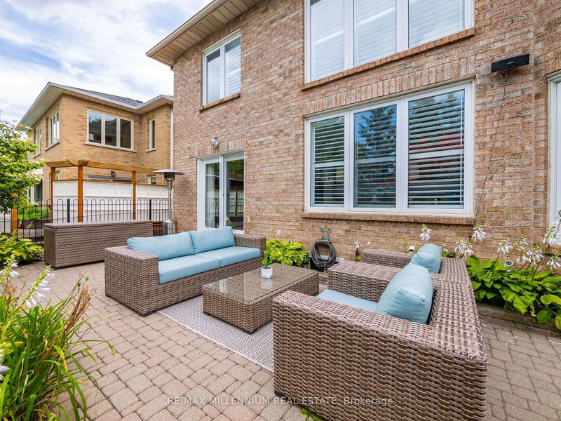 1050 Masters Green   Oakville, L6M 2P1 | Image 33