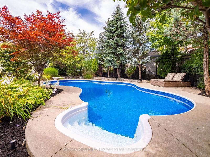 1050 Masters Green   Oakville, L6M 2P1 | Image 36