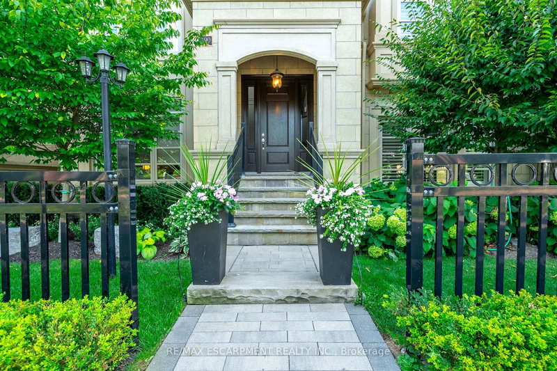 190 DORVAL Dr, Oakville, L6K 0H3 | Image 2