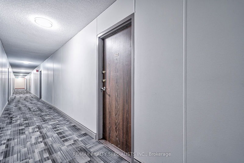  1714 - 390 Dixon Rd  Toronto, M9R 1T4 | Image 3