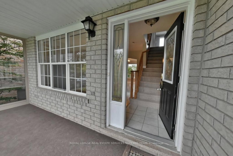 1652 Beaty Tr, Milton, L9T 5Z7 | Image 2