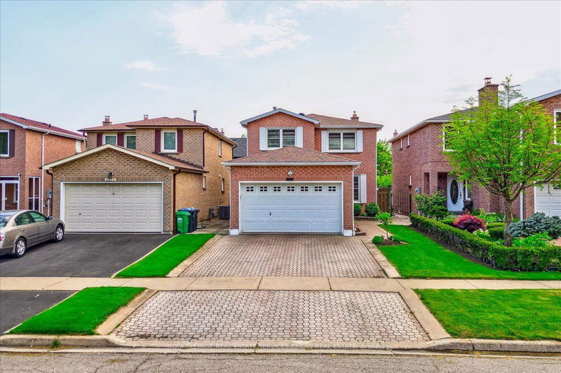 4476 Jenkins Cres  Mississauga, L5R 1T8 | Image 1