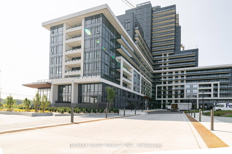 102 - 3220 William Coltson Ave E, Oakville, L6H 7W6 | Image 2