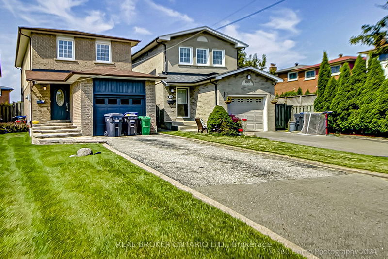 921 Toll Crt  Mississauga, L4W 3W9 | Image 2