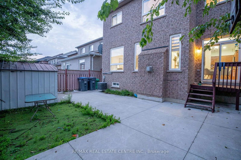 73 Pantomine Blvd  Brampton, L6Y 5N4 | Image 35