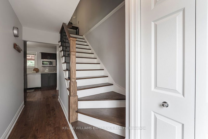 125 Alicewood Crt  Toronto, M9V 3Y1 | Image 3