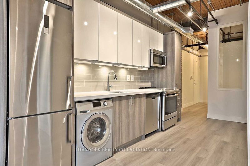 home for lease on 204-34 Noble Street
