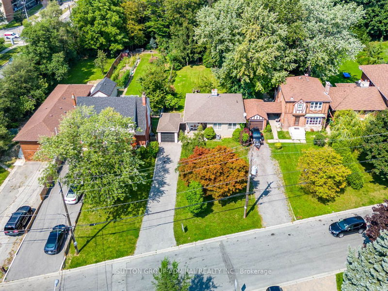 86 North Park Dr  Toronto, M6L 1K2 | Image 30