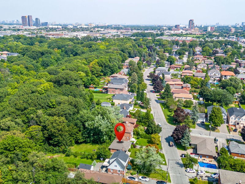 86 North Park Dr  Toronto, M6L 1K2 | Image 36