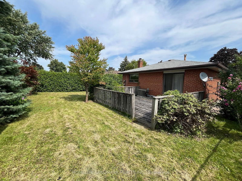 39 Langfield Cres  Toronto, M9V 3L6 | Image 27