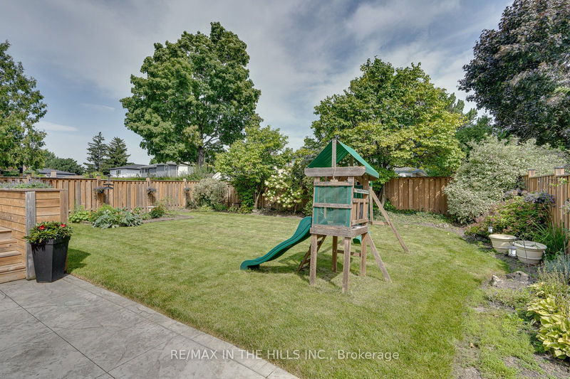 43 Parkview Pl  Brampton, L6W 2G2 | Image 30