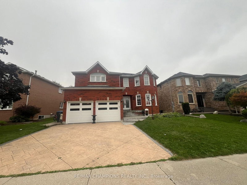 45 Livingston Dr, Caledon, L7C 1A1 | Image 2