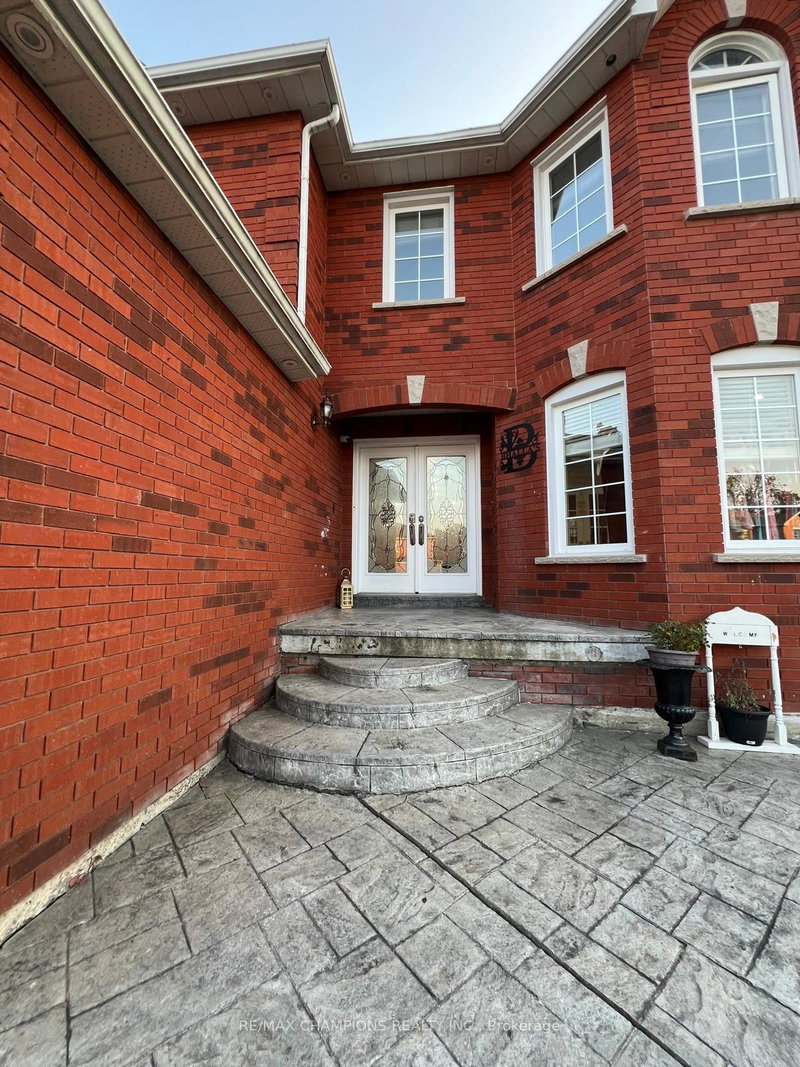 45 Livingston Dr, Caledon, L7C 1A1 | Image 3