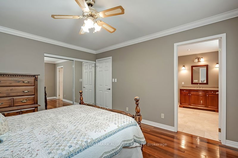 2492 Woburn Cres  Oakville, L6L 5E9 | Image 22