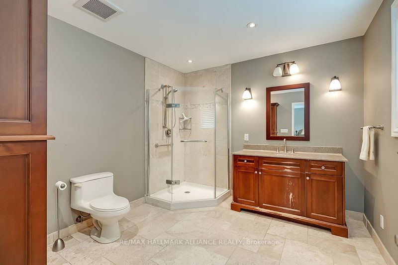 2492 Woburn Cres  Oakville, L6L 5E9 | Image 23