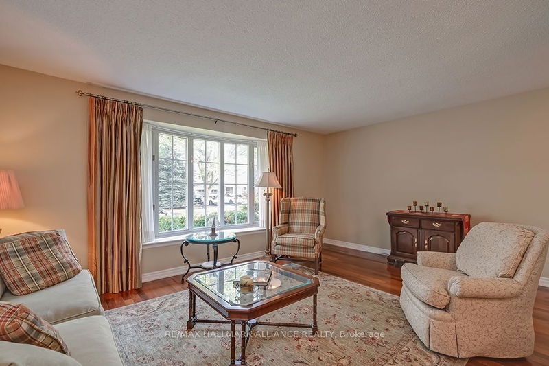 2492 Woburn Cres  Oakville, L6L 5E9 | Image 8