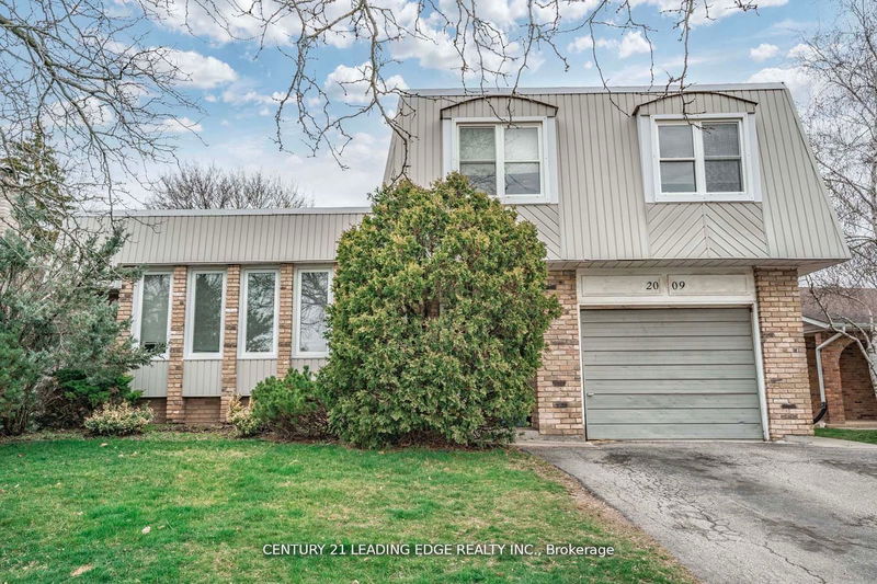 2009 Faversham Ave  Burlington, L7P 1W5 | Image 1