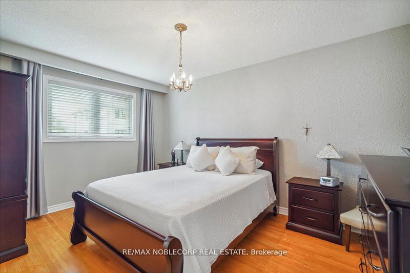 7750 Netherwood Rd  Mississauga, L4T 2P1 | Image 17