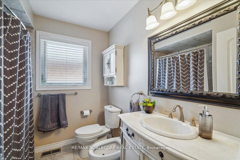 7750 Netherwood Rd  Mississauga, L4T 2P1 | Image 22