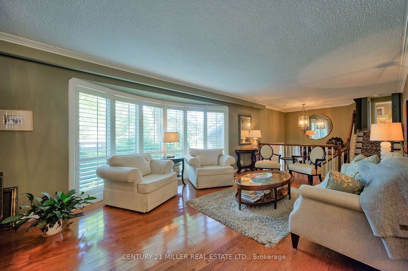 153 Wolfdale Ave  Oakville, L6L 4R9 | Image 12